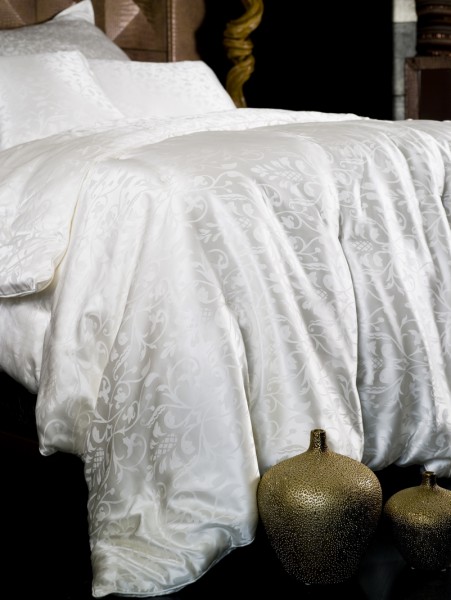 Luxus Seiden-Bettdecke "Floral-Design", 100 % Maulbeerseide, beidseitig Jacquard gewebt, Winterfüllung