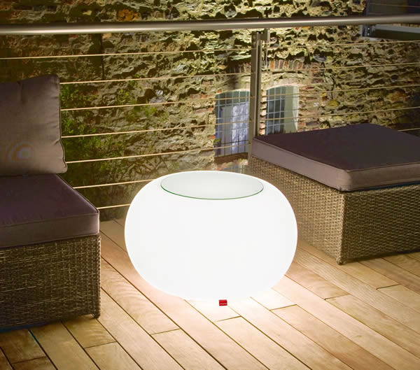 Moree Bubble, beleuchteter Tisch, mit Sicherheitsglasplatte, Ø 68 cm, H 41 cm, Oberfläche Ø 40 cm, Polyethylen, seidenmatt, weiß, mit E27 (230 V) Energiesparlampe, für Außen
