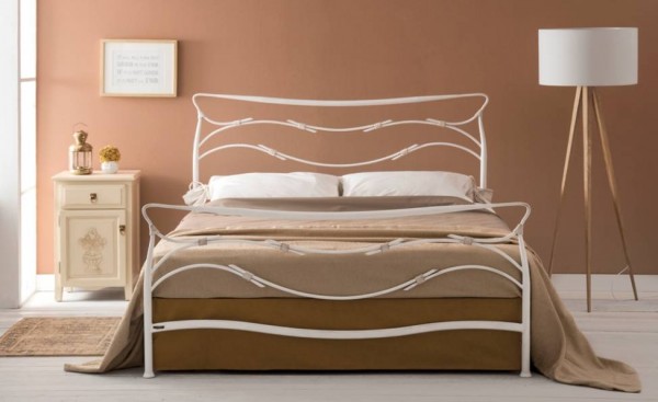 Designer Bett "Jin", aus handgeschmiedetem Stahl, pulverbeschichtet, mit oder ohne Fußteil, in verschiedenen Größen