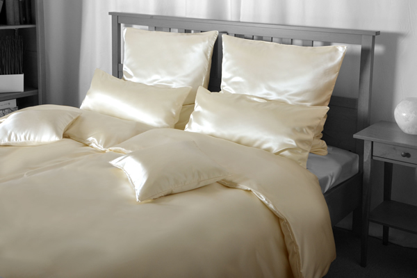 Luxus Seiden-Bettwäsche, cremefarben, hochwertig genäht und haltbar verarbeitet aus mittelschwerem Seidengewebe