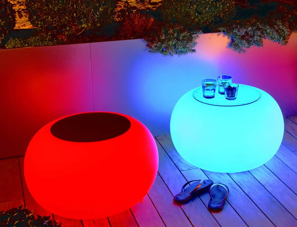 Moree Bubble, LED beleuchteter Tisch, mit Sicherheitsglasplatte, Ø 68 cm, H 41 cm, Oberfläche Ø 40 cm, Polyethylen, seidenmatt, weiß, mit E27 (230 V) Vielfarben LED, mit Fernbedienung, für Außen
