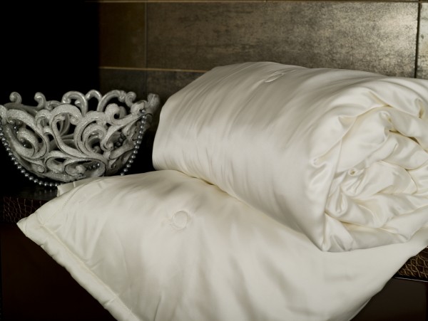 Luxus Seiden-Bettdecke, Weiß, 100 % Maulbeerseide, beidseitig Jacquard gewebt, Ganzjahresfüllung